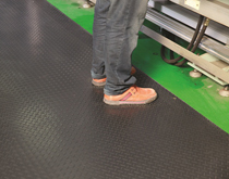 工廠車間防滑地毯卷材，車間地面防起砂防磨損地墊卷